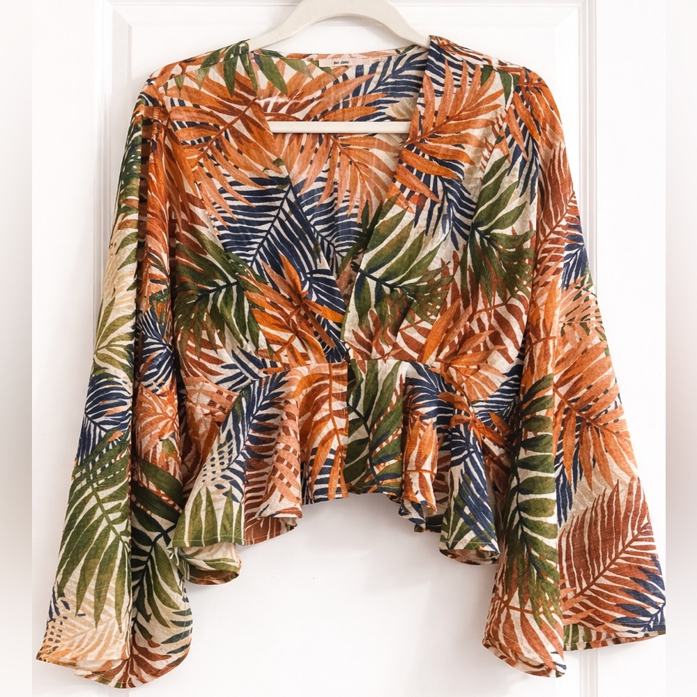 mi ami Tropical Leaf Print Peplum Blouse – Size S